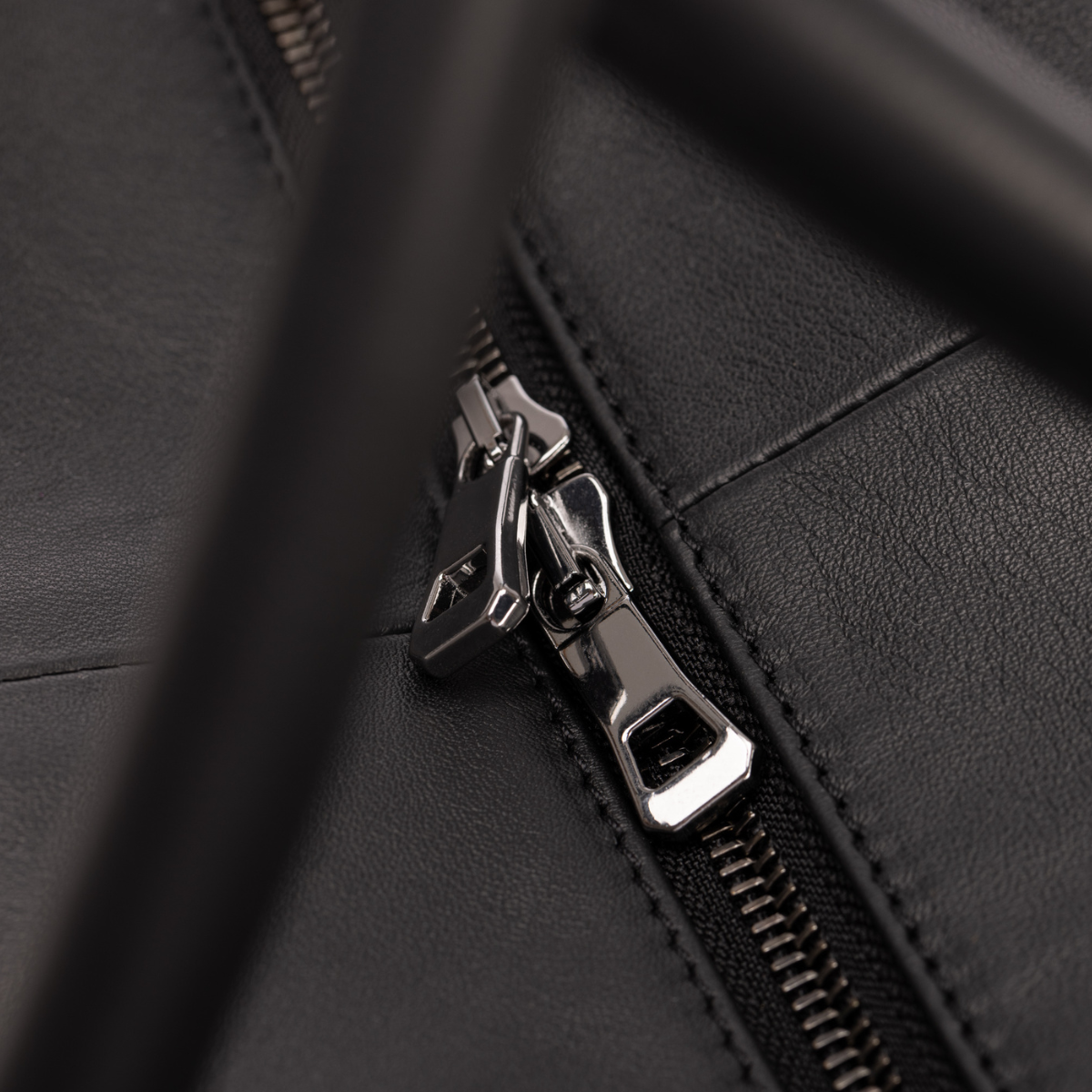 Detailbild TiCad Leder-Wekender Detailbild TiCad Leder-Wekender